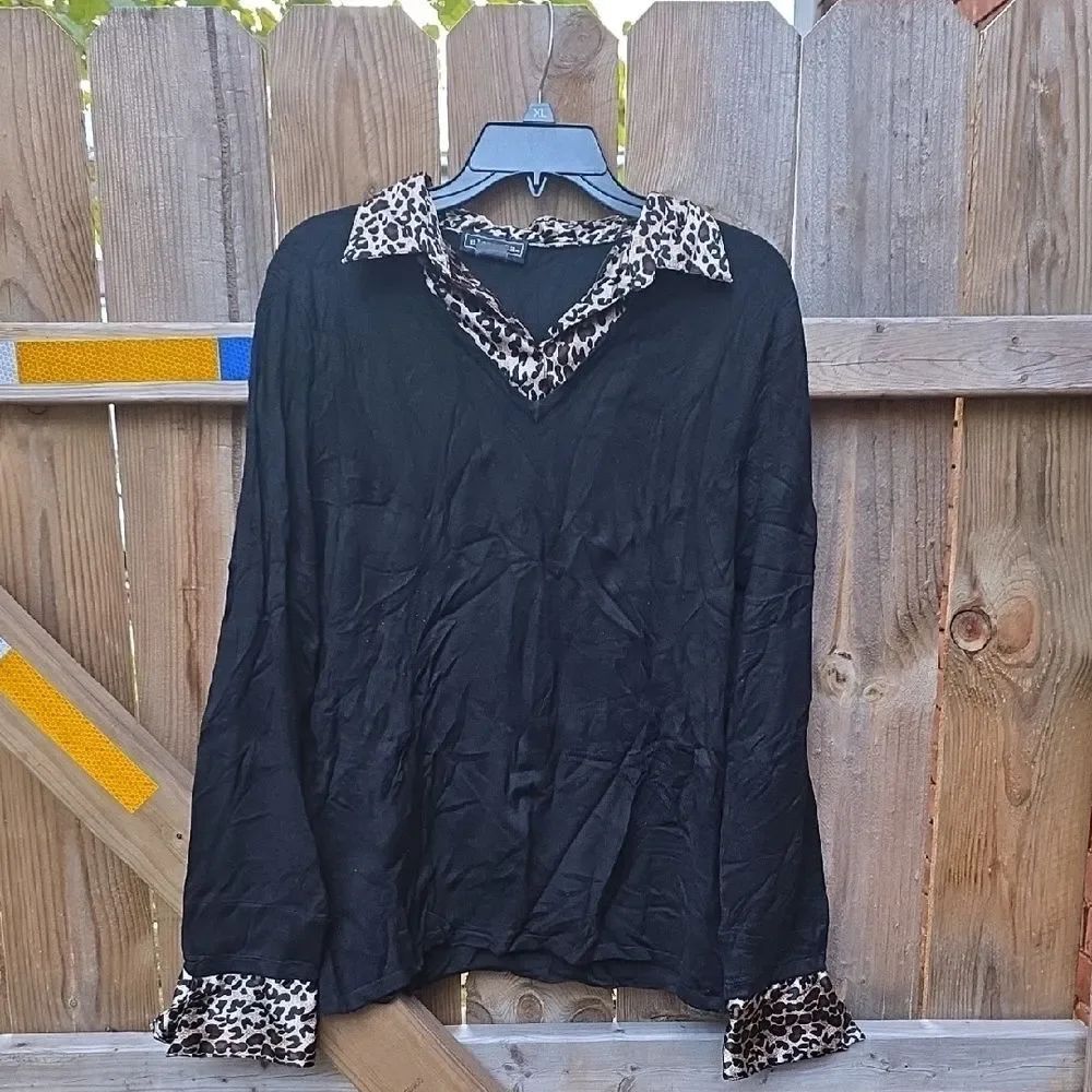 Leopard Collar Top